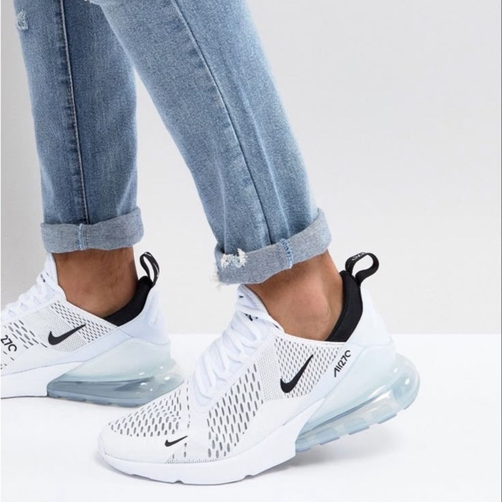Nike Women's Air Max 270 Sneaker Black White 6.5